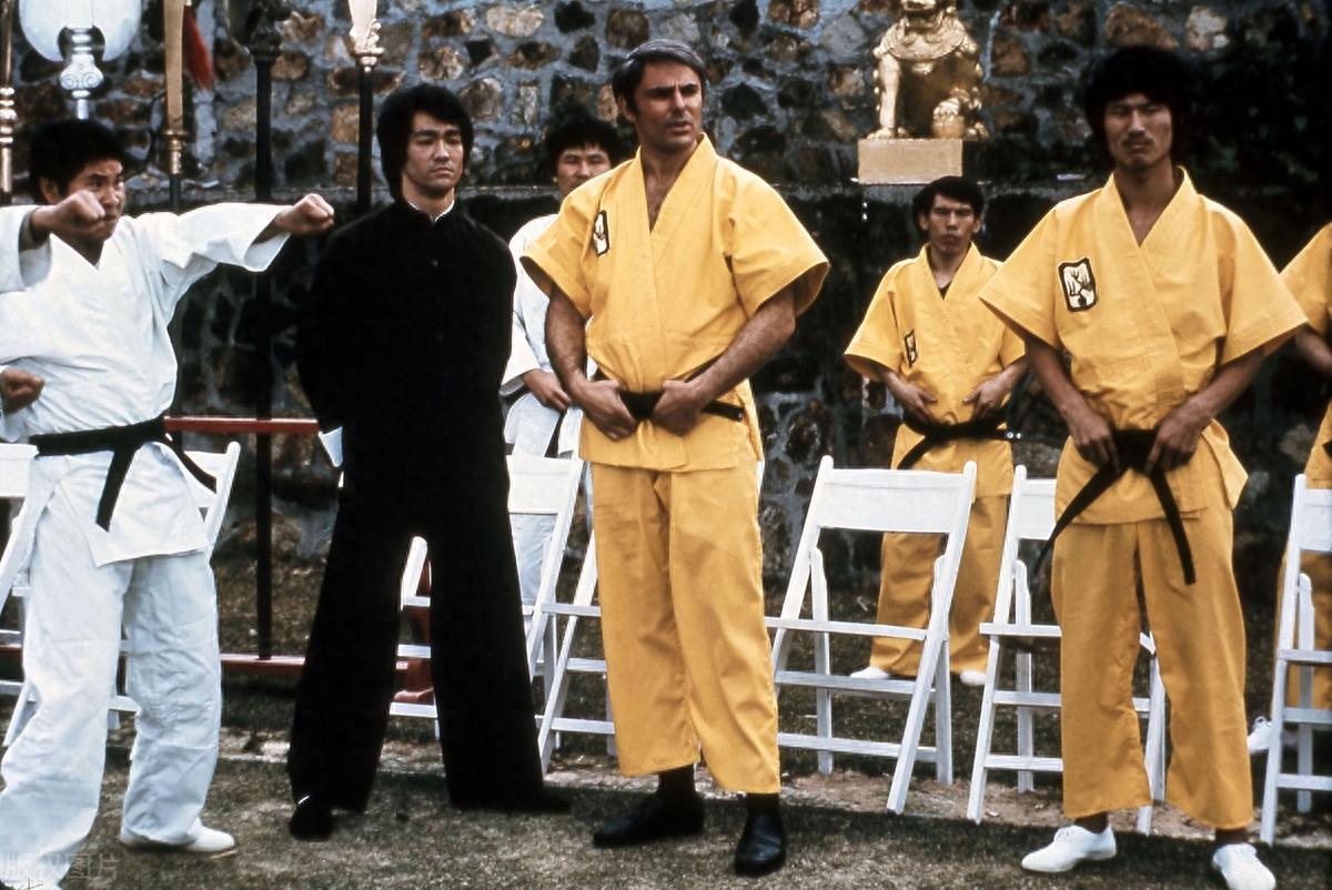 47年前李小龙拍摄《龙争虎斗》，剧中成龙十几秒就被李小龙解决