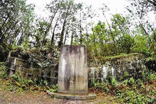 秦良玉死后为何建立48座陵墓?