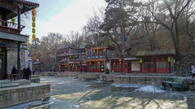 ​李白下雪天偶然写成的一首词，想象丰富，意境悠远，堪称神来之笔