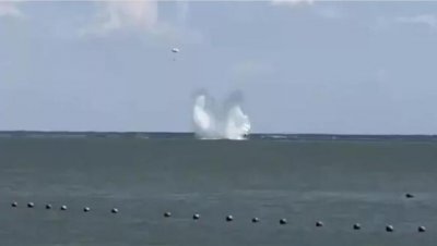 ​俄军一架苏-25战机在亚速海海域坠机