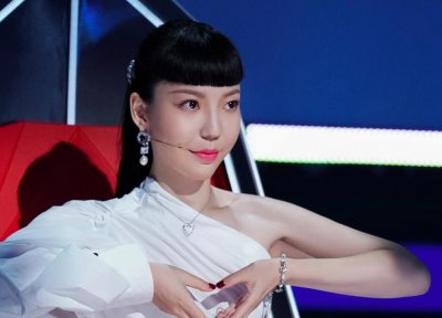 ​不要再为伍珂玥意难平了！节目调性早已注定了李克勤会放弃她