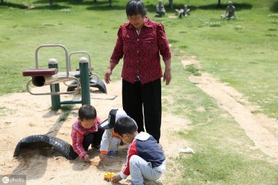 ​“趁年轻，抓紧生个二胎吧”！聪明女人，才不随便生孩子