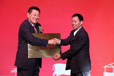 ​“乳业帝国”轰然倒塌，260亿“辽宁首富”成老赖！