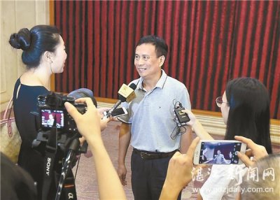 ​象棋国际特级大师吕钦：愿湛江棋坛人才辈出