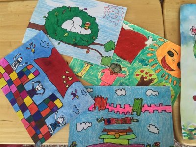 ​赛罕区第二幼儿园开展“爱祖国爱家乡”绘画活动