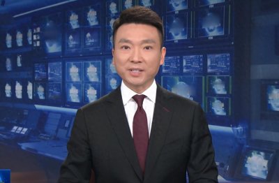 ​央视主持人康辉：娶小师妹刘雅洁，坚持丁克23年，48岁时他后悔了