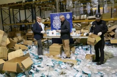 ​西班牙一商人偷200万个口罩卖给邻国，被抓时已只剩下100个