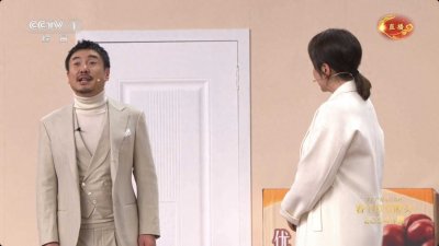 ​沈腾瘦了后，真的帅的令人发指。我终于相信了沈腾年轻的时候