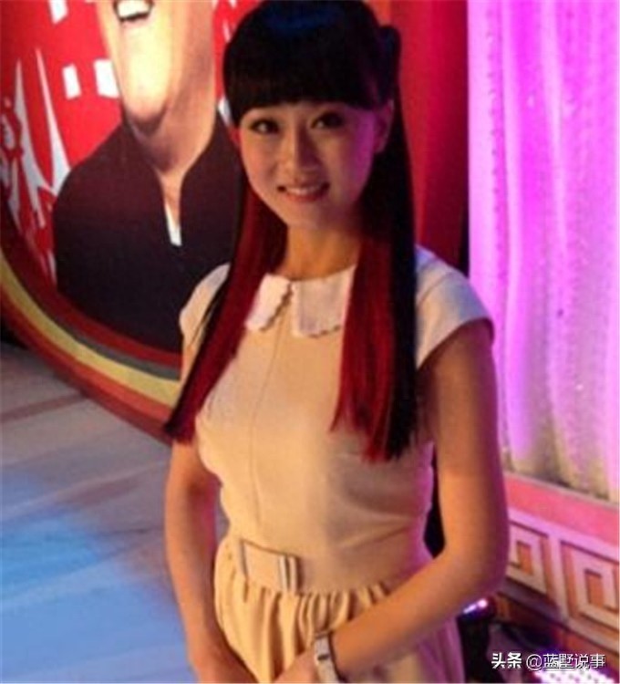 翟星月一组潮女生活照，你相信她是象牙山村美发的苏玉红吗？