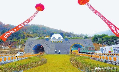 ​穿越川陕！全长13.8公里，西南第一长高速公路隧道：米仓山隧道