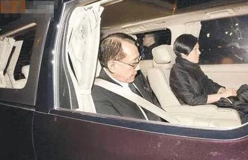从负债3亿到身价百亿，半个娱乐圈都为他折腰，却不能打动王菲