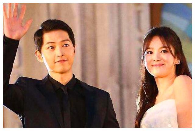 多大的怨气？宋仲基推倒与宋慧乔婚房，想彻底抹去曾经美好回忆！
