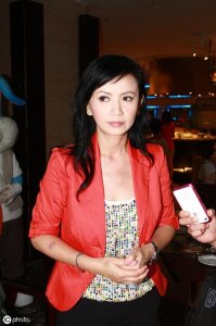 ​曾华倩-风采依旧的TVB花旦