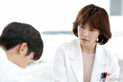 ​韩剧女医生都在谈恋爱，朴信惠、徐玄振、韩孝周亲到忘我