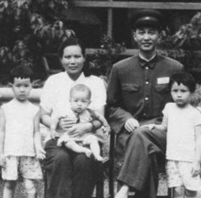 十七岁学生嫁给42岁抗日名将（后来嫁给了开国上将）(3)