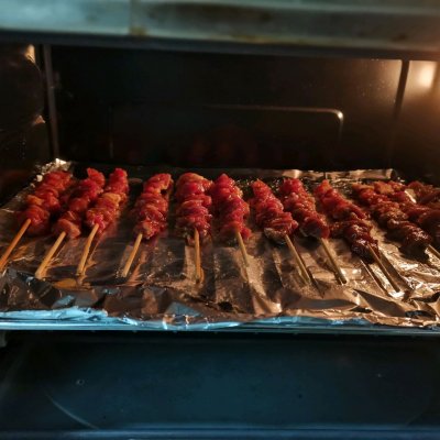 烤箱烤串多少度几分钟（烤羊肉串详细教程分享）