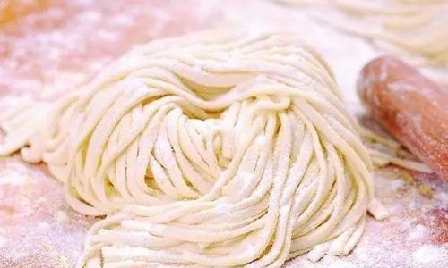 死面可以做什么,擀面皮失败的面团还能用来做什么美食图3