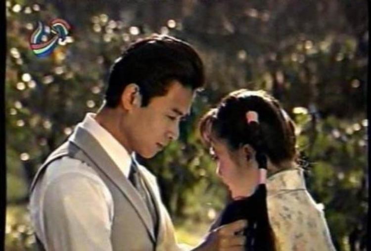 25年没等来续集的紫藤花园和得到邓小平办公室批复的她