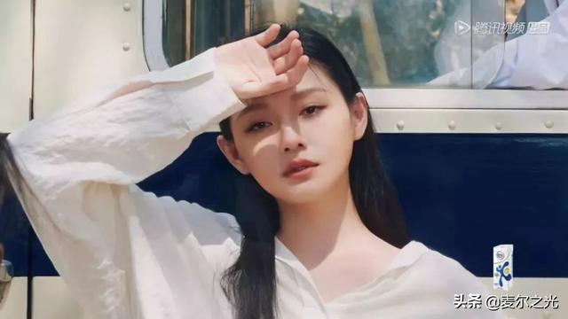 黑皮大s到底怎么变白(美容大王篇扒一扒大S如何白成日光灯)(4)