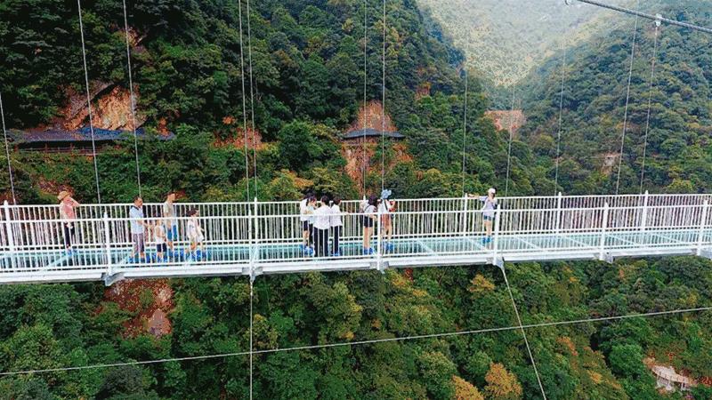 深圳周边几处玻璃栈道，可要收藏好，约朋友一起去玩心跳吧
