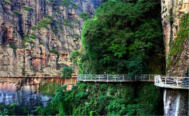 深圳周边几处玻璃栈道，可要收藏好，约朋友一起去玩心跳吧