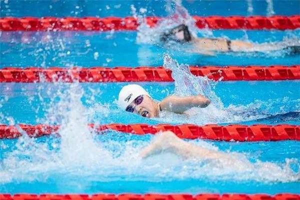 自由泳是什么样的姿势 自由泳是不是最快的 自由泳是什么样的姿势 自由泳是不是最快的
