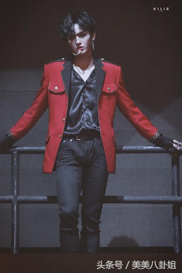 nine percent北京场,朱正廷腰伤在身,为不让粉丝失望尽力表演!