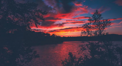 ​男人忘不了小三的表现，男人对女人有感觉的表现