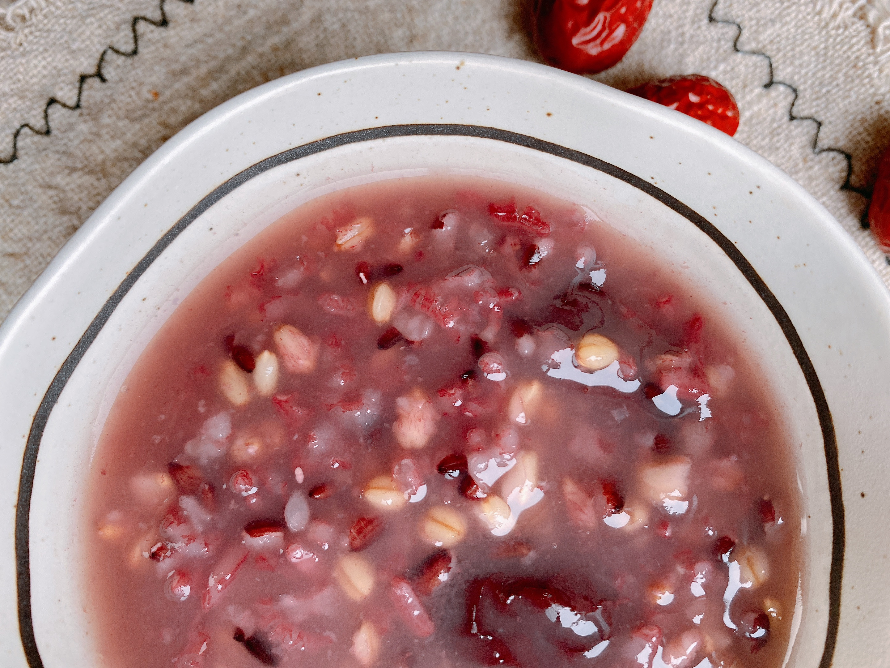 黑米粥怎么做好吃（黑米粥的烹饪教程分享）