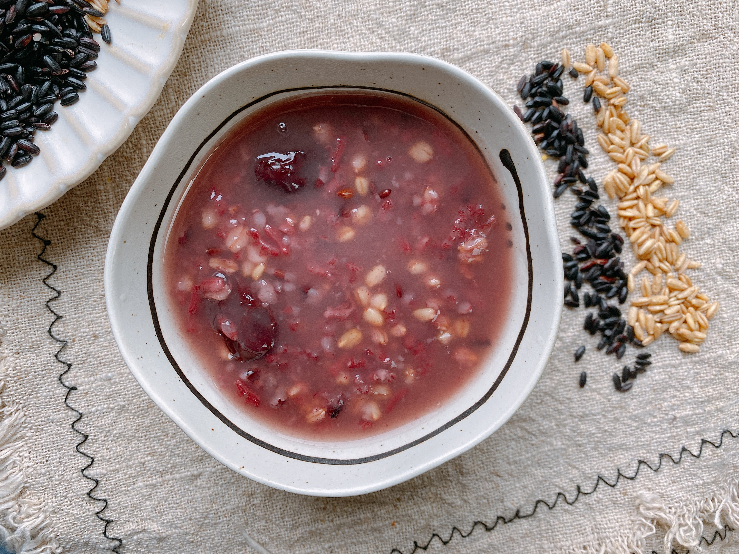 黑米粥怎么做好吃（黑米粥的烹饪教程分享）