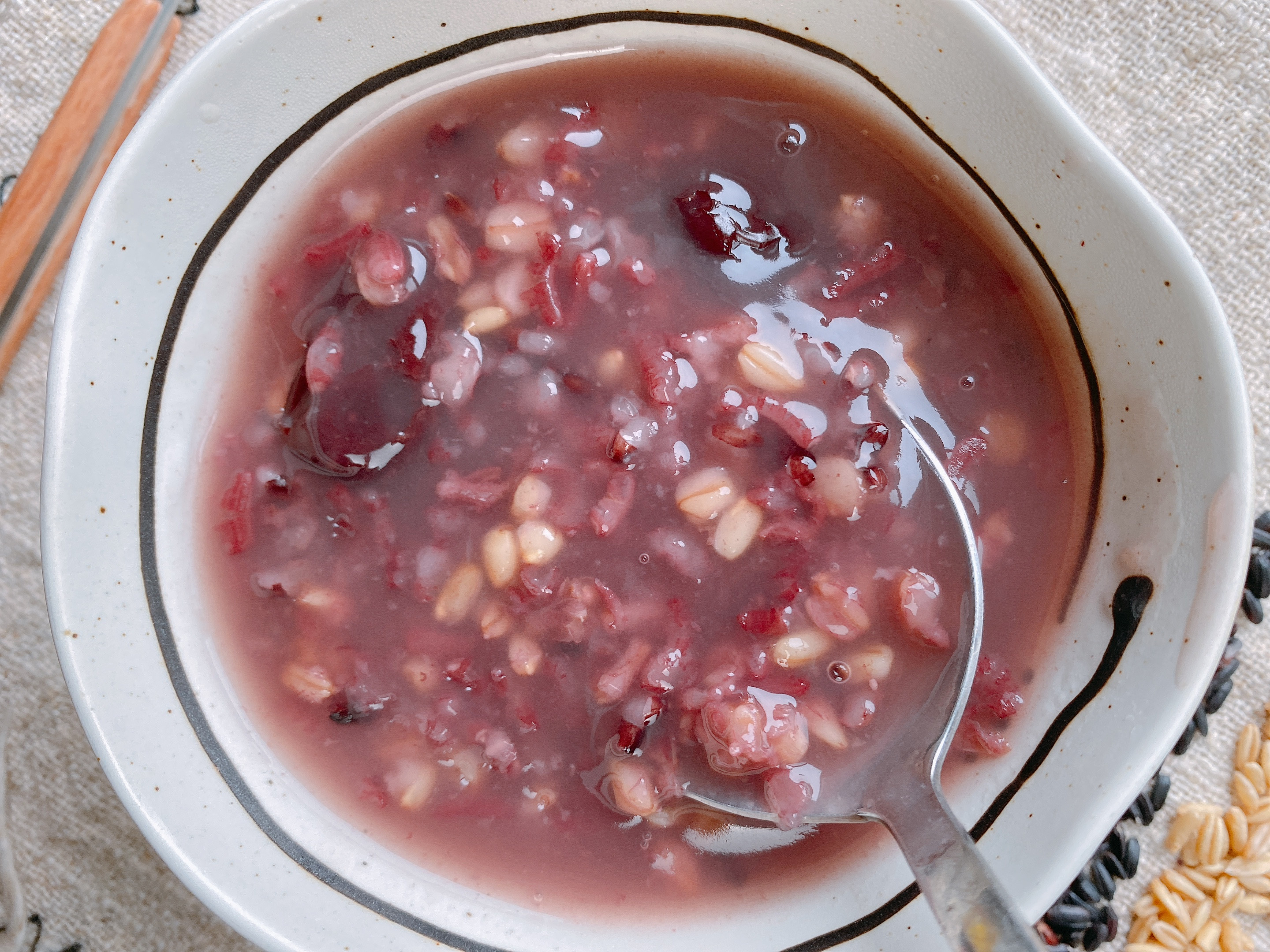 黑米粥怎么做好吃（黑米粥的烹饪教程分享）