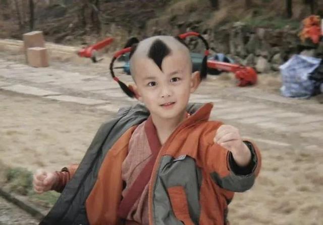 杨幂为什么能从出道火到现在（这七位童年出道的当红明星）(7)