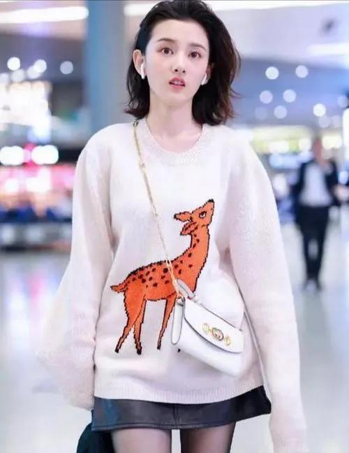 杨幂为什么能从出道火到现在（这七位童年出道的当红明星）(3)