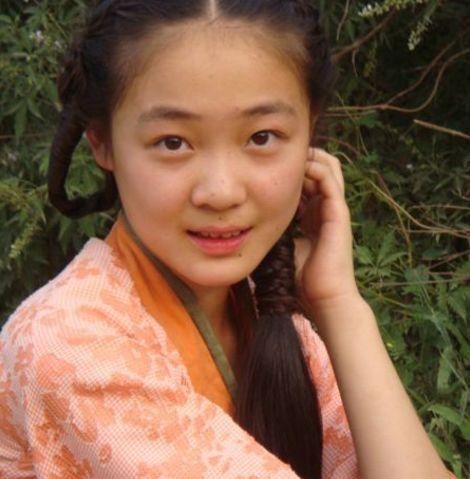 最会骗观众眼泪的童星，小的时候苦情还很土