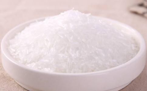 鸡精受潮还可以吃,味精在太阳下暴晒还能用吗