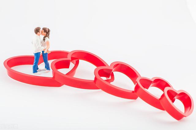 男人不爱你的12种表现(男人不爱你的十一种表现)(2)