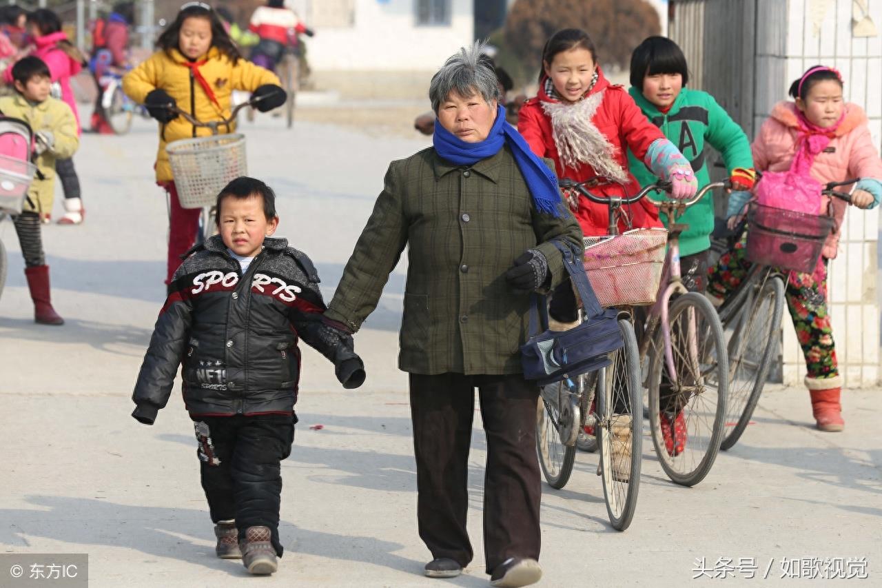 8张农民工理想图，背井离乡辛苦打拼的他们，个个肩负重担