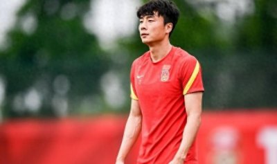 ​李磊何时能重返国安首发阵容？为此引发球迷热议，直言急需努力