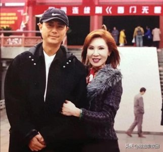 ​1998年《西门无恨》开机仪式上的男女