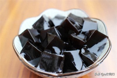 ​龟苓膏，烧仙草有什么区别