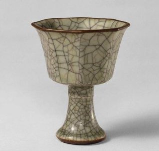 ​有多少人知道哥窑八方杯是通过破烂侯儿？