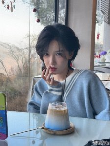 ​毛晓彤短发装扮超美，力压汤唯、杨幂、赵丽颖被评最美，实至名归