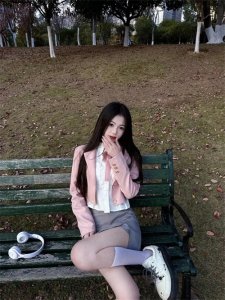 ​社交场合Lady First