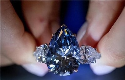 ​10万一克拉跌至“白菜价”，美西方慌了？外媒：低估中国是犯错