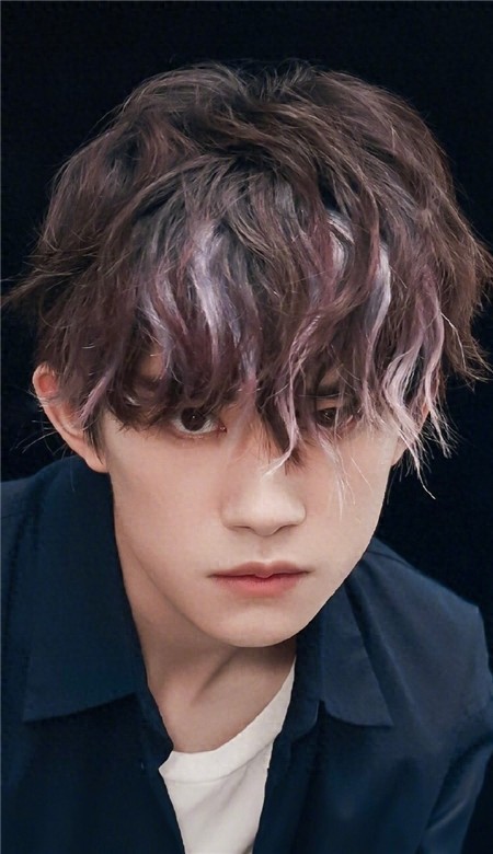 易烊千玺手机壁纸帅气黑色炫酷高清无水印最新壁纸大全