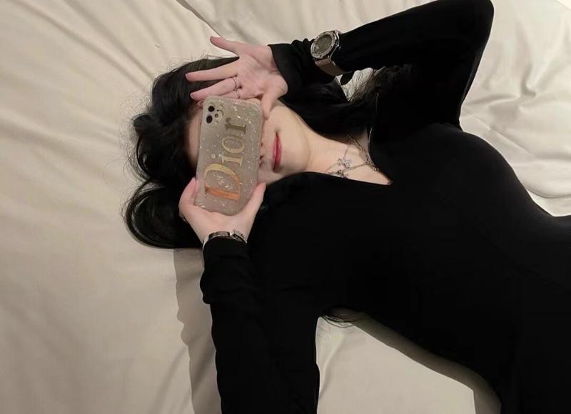 男生喜欢你的十个动作，他会主动找借口和你接触是什么？