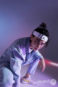 ​王瑞昌最新大片，清新俊逸的古装美少年，也有潮酷个性的一面