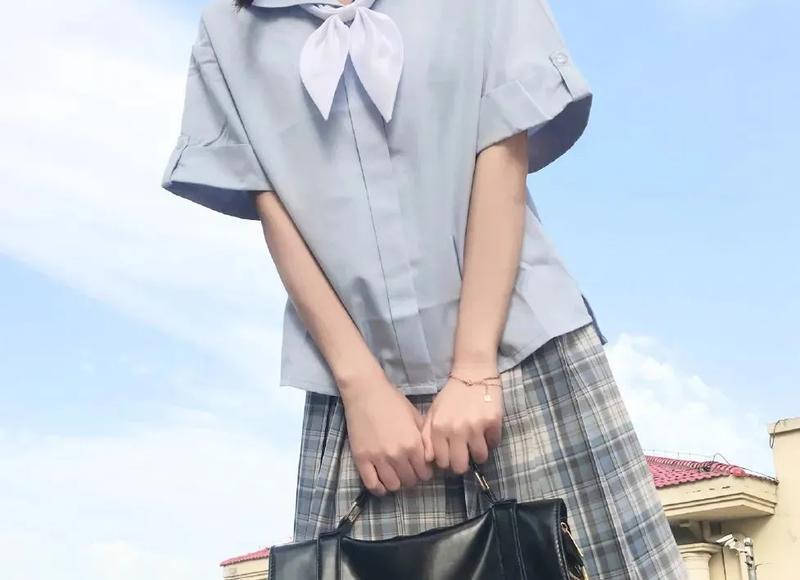 27岁富二代疯狂追求54岁的保姆(54岁女保姆近况)