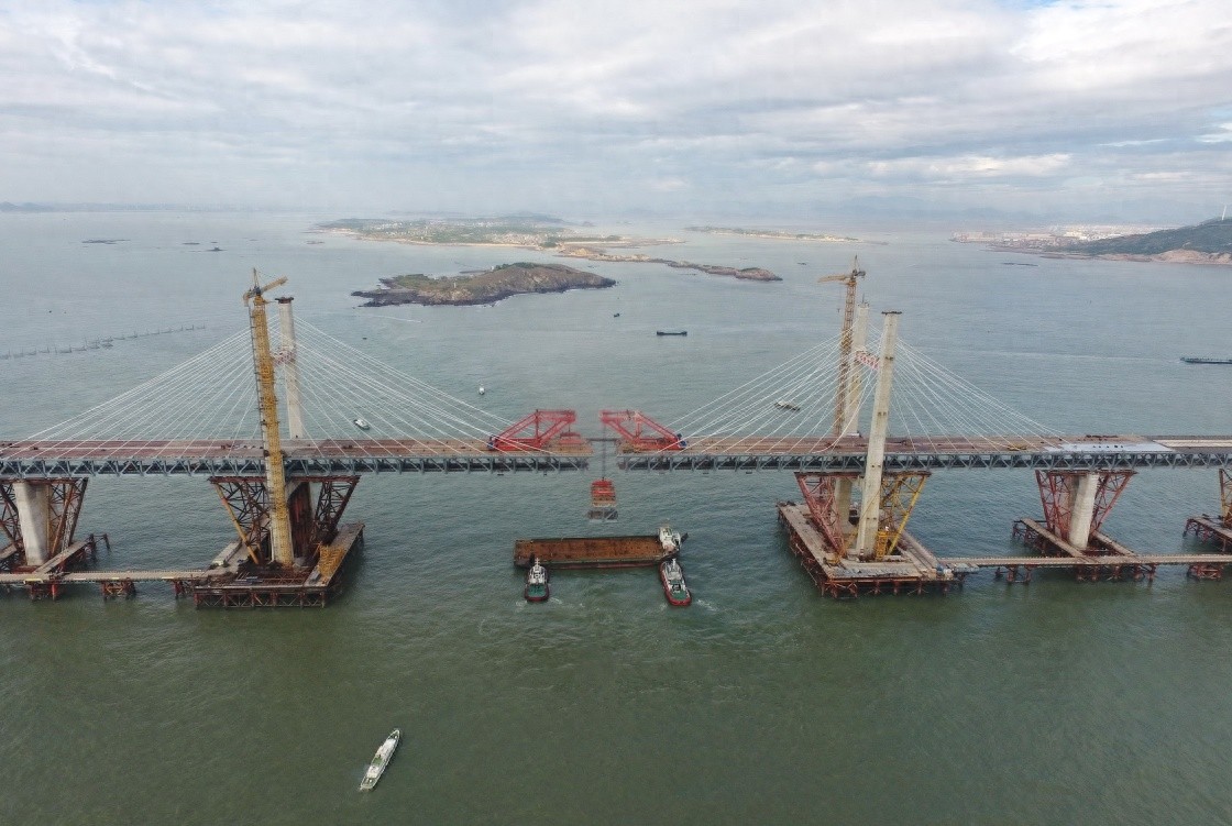 平潭海峡公铁大桥在福建贯通，总长16.34公里