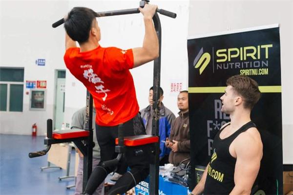 单杠可以练哪里的肌肉 单杠可以治疗颈椎病吗